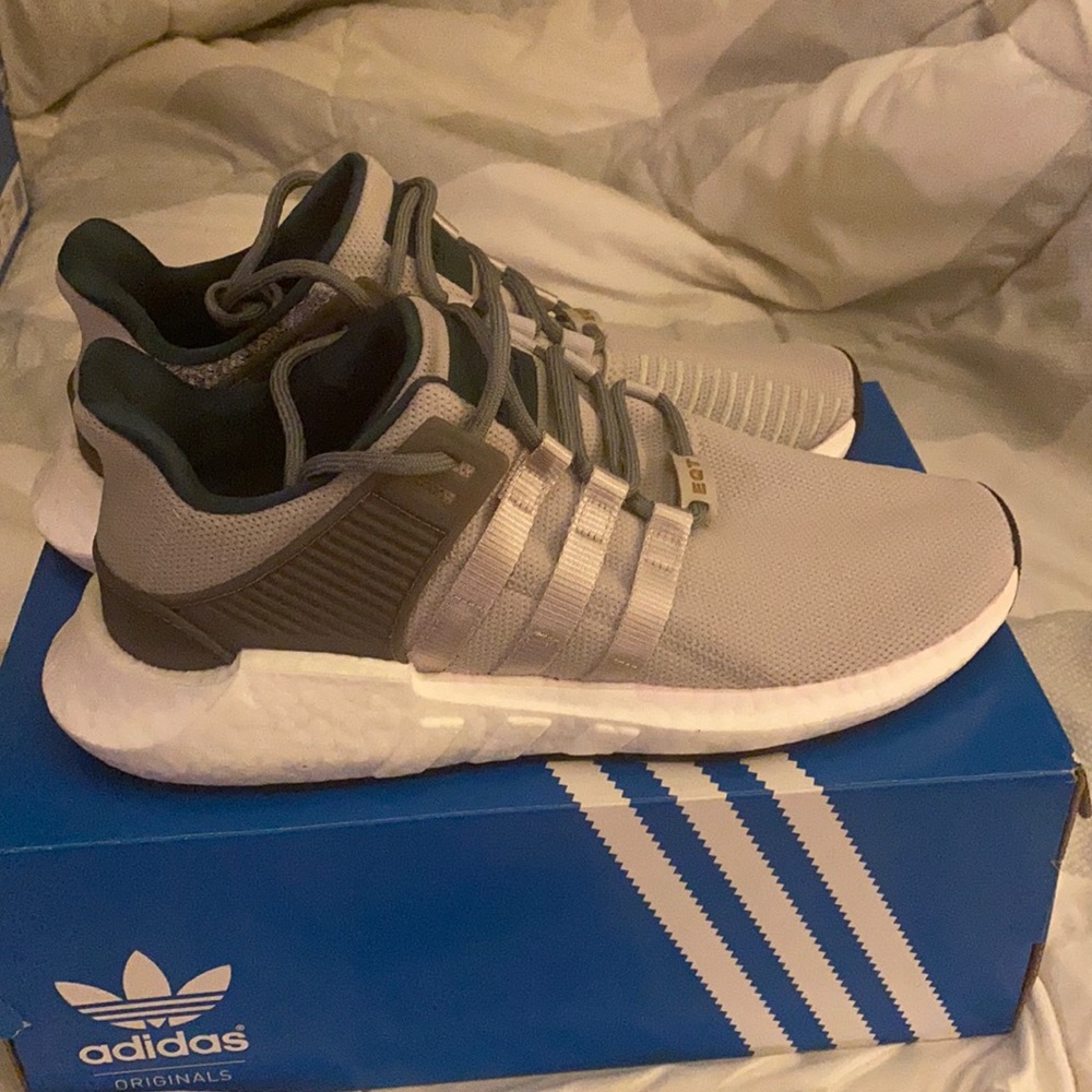 NWT Adidas EQT Support 93/17 size 10 Men. Grey/white/green.